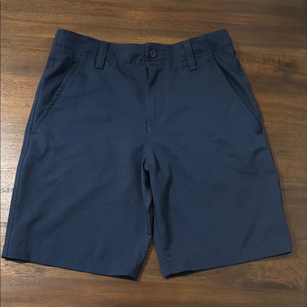 Under Armour Boys' Showdown Shorts- Youth Medium, Navy Athletic Shorts